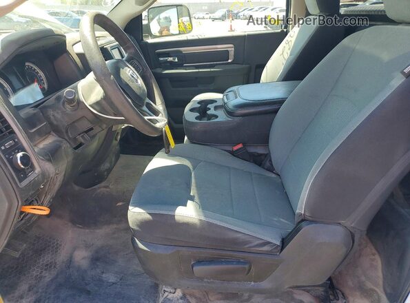 3C6JR6DG8NG427747 2022 RAM 1500 White Front interior view