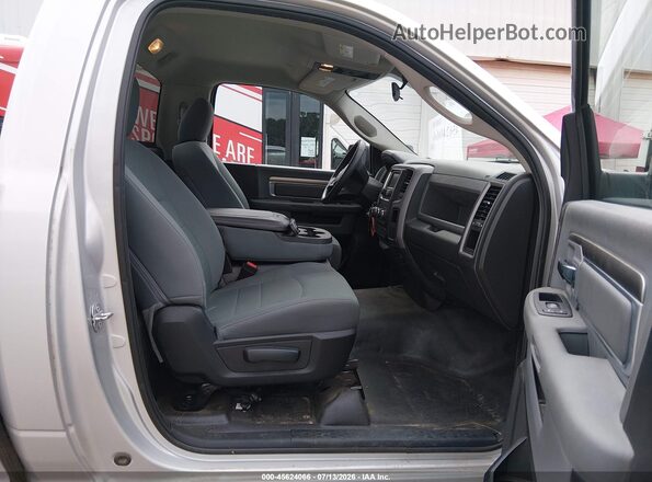 3C6JR6DG9KG503973 2019 RAM 1500 CLASSIC Silver Սալոնի դիմացի տեսք