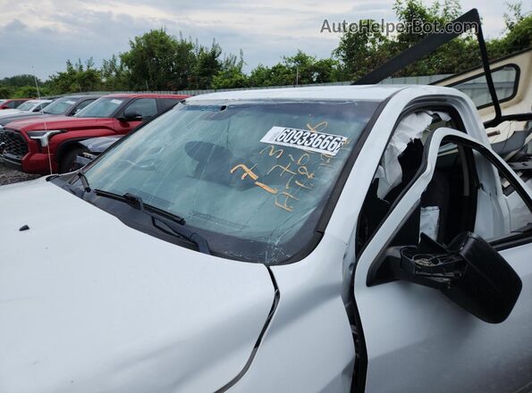3C6JR6DT7LG144069 2020 RAM 1500 White Widok wnętrza z przodu