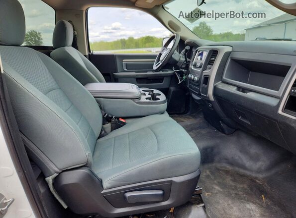 3C6JR6DT8GG285531 2016 RAM 1500 White Widok tylnych siedzeń