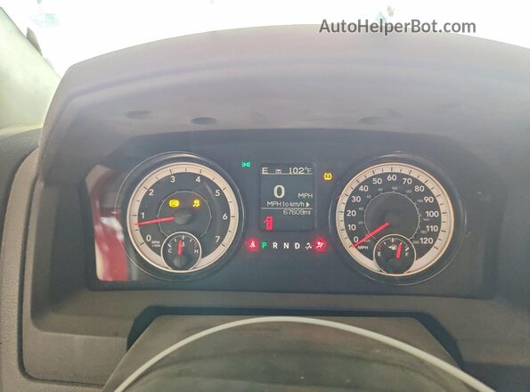 3C6JR7AT2KG512313 2019 RAM 1500 Red Սարքավորումների վահանակի տեսք