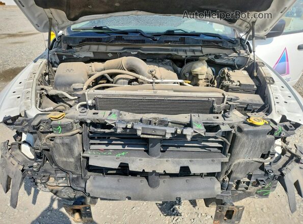 3C6JR7ATXHG565656 2017 RAM 1500 White Вид задньої частини салону
