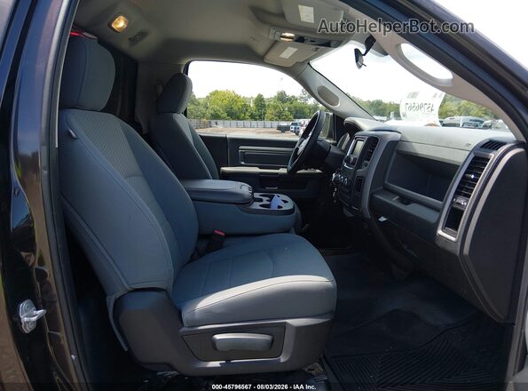 3C6JR7DG2HG691654 2017 RAM 1500 Champagne Front interior view