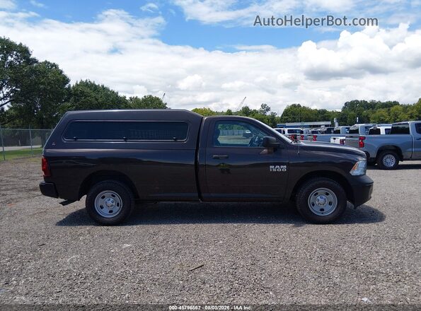 3C6JR7DG2HG691654 2017 RAM 1500 Champagne Rear interior view