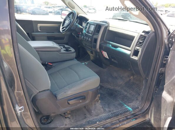 3C6JR7DG2HG704726 2017 RAM 1500 Gray Widok wnętrza z przodu