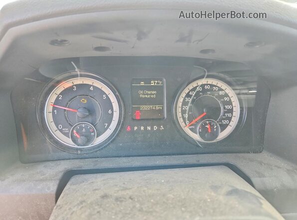 3C6JR7DGXKG506595 2019 RAM 1500 White ხელსაწყოთა პანელის ხედი