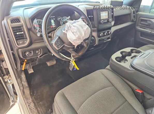 3C6MR4AJ3RG266103 2024 RAM 2500 Белый Вид панели приборов