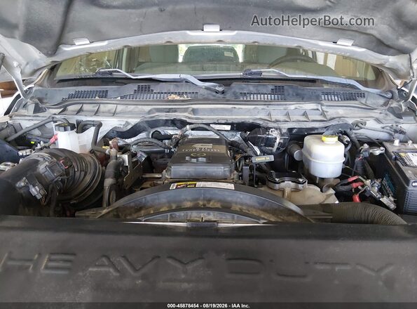 3C6MR5AL6JG128048 2018 RAM 2500 Silver Vista trasera