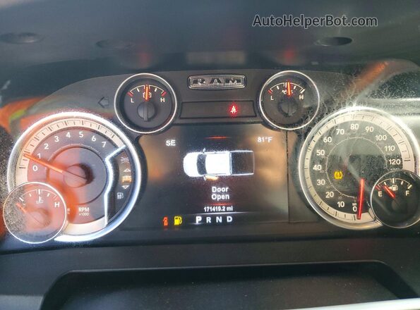 3C6RR6LT5HG521400 2017 RAM 1500 Charcoal ხელსაწყოთა პანელის ხედი