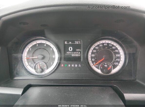 3C6RR7KG5LG273085 2020 RAM 1500 CLASSIC White Widok tylnych siedzeń