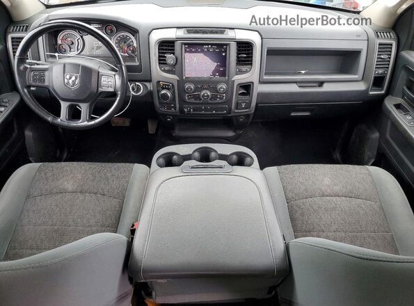 3C6RR7KT0KG730669 2019 RAM 1500 White Widok deski rozdzielczej