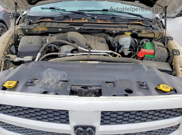 3C6RR7KT0KG730669 2019 RAM 1500 White Widok wnętrza z tyłu