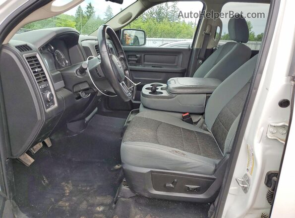 3C6RR7KT0KG730669 2019 RAM 1500 White Widok wnętrza z przodu