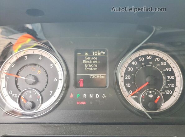 3C6RR7KT1PG653527 2023 RAM 1500 Белый Вид щитка приборов