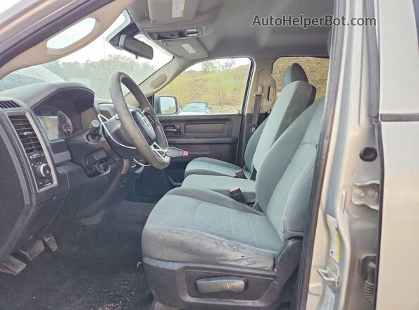 3C6RR7KT6GG169367 2016 RAM 1500 Серебряный Вид салона спереди