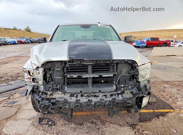 3C6RR7KT6GG169367 2016 RAM 1500 Серебряный Вид спереди