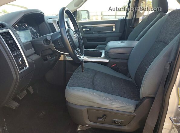 3C6RR7LT2HG640821 2017 RAM 1500 White Front interior view