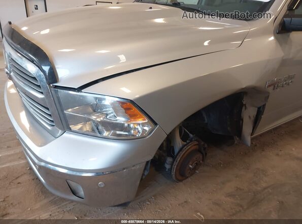 3C6RR7LT3GG194872 2016 RAM 1500 Silver Widok z przodu