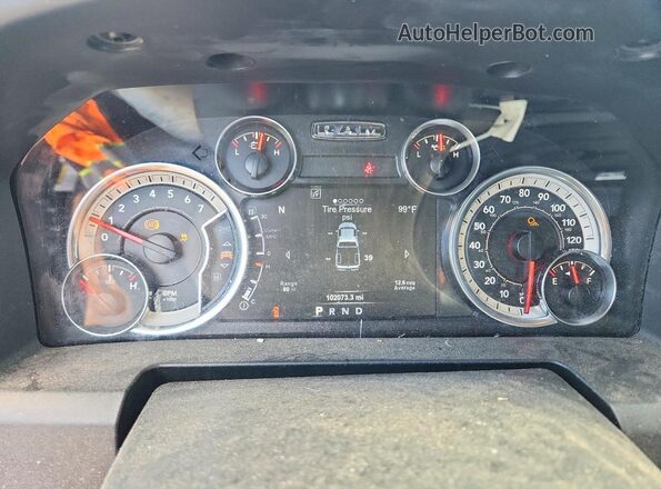 3C6RR7LT3JG230146 2018 RAM 1500 Black Սարքավորումների վահանակի տեսք