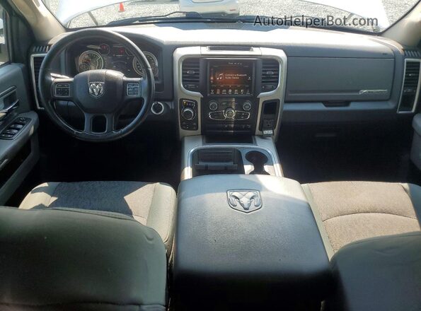 3C6RR7LT4GG233288 2016 RAM 1500 Серебряный Вид панели приборов