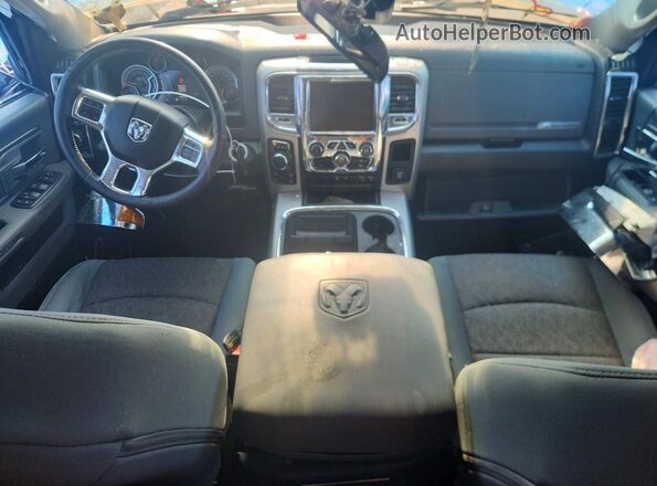 3C6RR7LT6GG202186 2016 RAM 1500 Серебряный Вид панели приборов