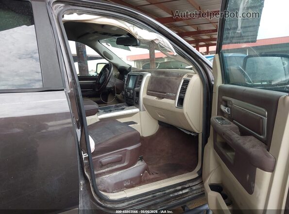 3C6RR7LT6HG525588 2017 RAM 1500 Brown Vista interior delantera