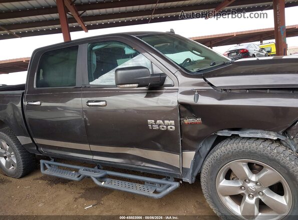 3C6RR7LT6HG525588 2017 RAM 1500 Brown Vista interior trasera