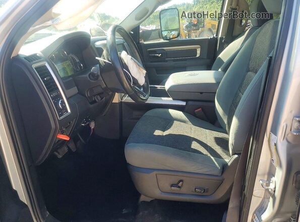 3C6RR7LT7HG710006 2017 RAM 1500 Silver Widok wnętrza z przodu
