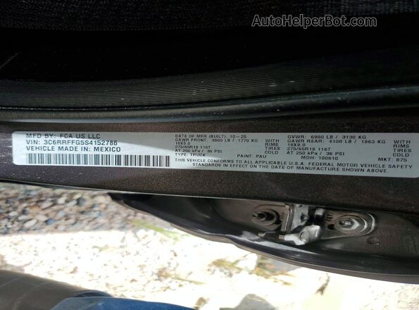 3C6RRFFG5S4152786 2025 RAM 1500 Gray Vista del compartimento del motor