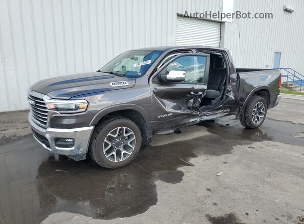 3C6SRFJP0T4159719 2026 RAM 1500 Charcoal 360 interior view