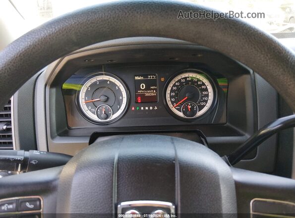 3C6TR4CT5HG737662 2017 RAM 2500 Серебряный Вид задних сидений