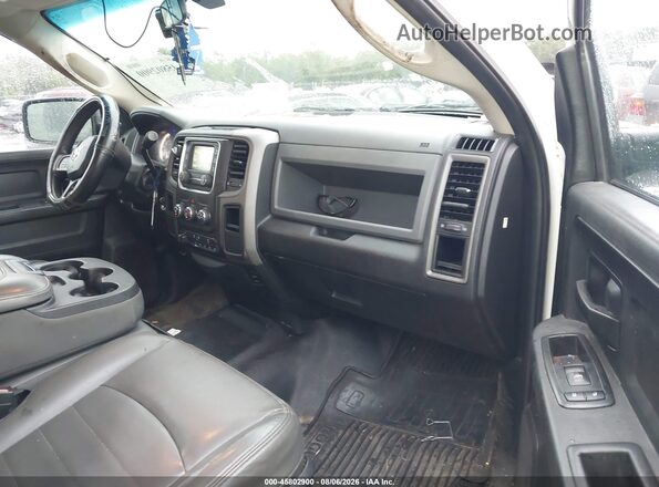 3C6TR4CT6HG623993 2017 RAM 2500 White წინა სალონის ხედი