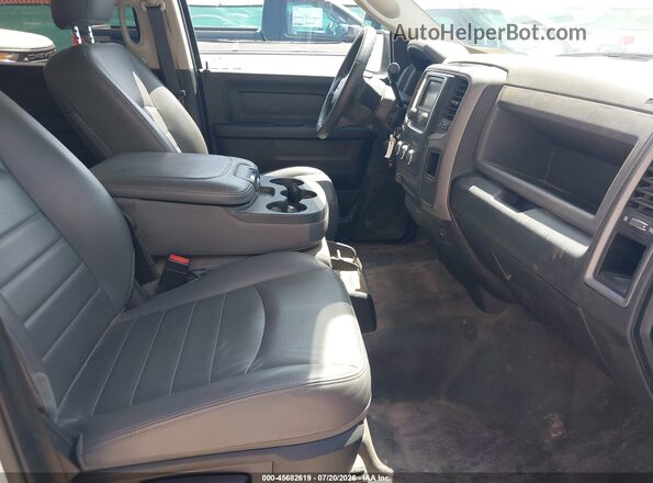 3C6TR4HT4JG356013 2018 RAM 2500 Белый Вид салона спереди
