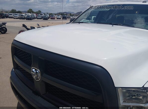 3C6TR4HT4JG361678 2018 RAM 2500 White Instrument cluster view