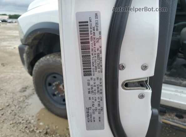 3C6TR5CJ7JG339850 2018 RAM 2500 White Շարժիչի բաժամունքի տեսք