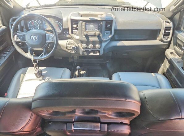 3C6TR5CJ8RG252423 2024 RAM 2500 Silver Dashboard view