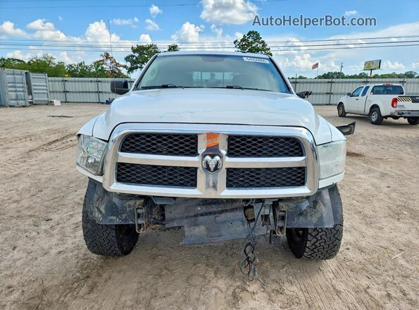 3C6TR5DT2JG215937 2018 RAM 2500 White Front view