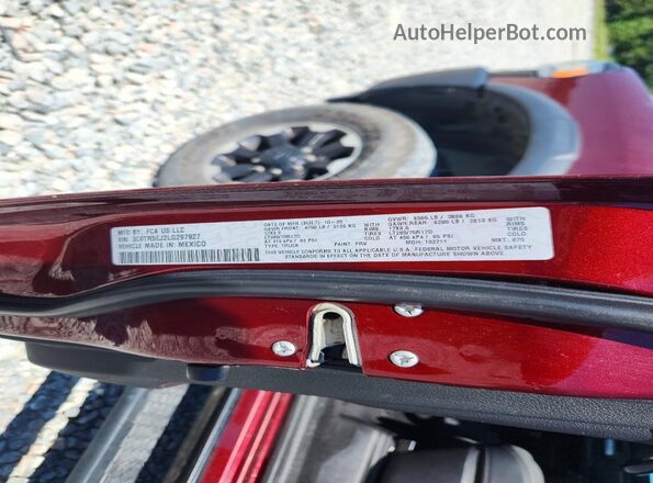 3C6TR5EJ2LG297927 2020 RAM 2500 Red Widok komory silnika