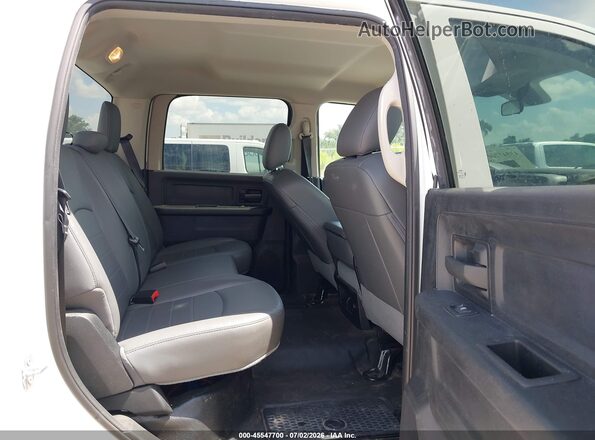 3C6TR5HT1JG300715 2018 RAM 2500 White Vista de la etiqueta del VIN