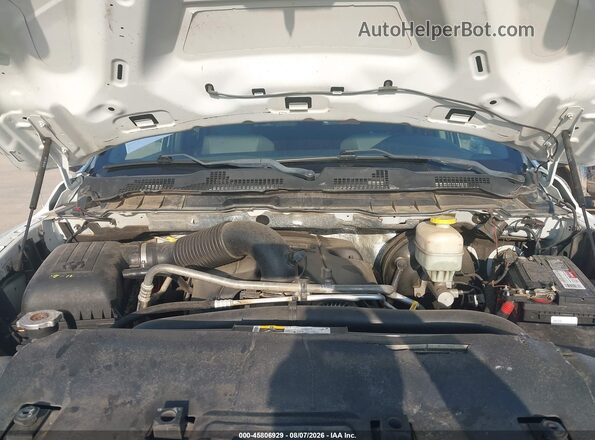 3C6TR5HT3JG117011 2018 RAM 2500 White Հետևի տեսք