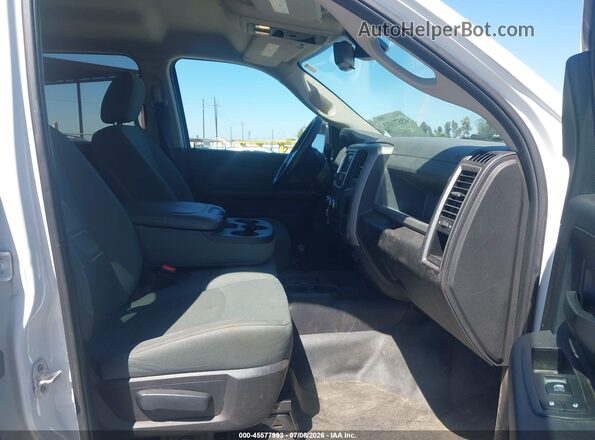 3C6TR5HT4GG340716 2016 RAM 2500 White Vista interior delantera