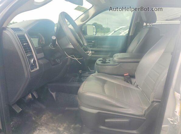 3C6TR5HT6JG242181 2018 RAM 2500 Silver Սալոնի դիմացի տեսք
