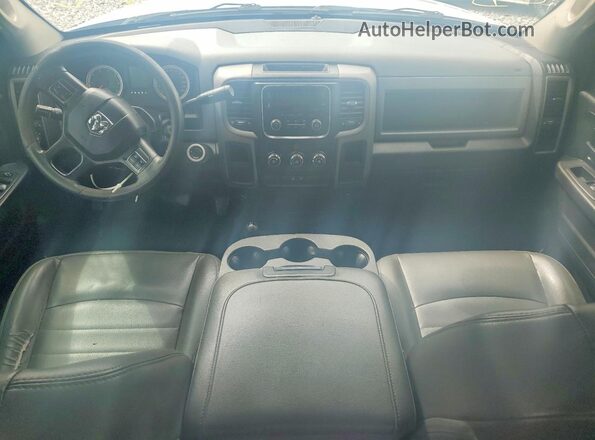 3C6TR5HT6JG242181 2018 RAM 2500 Silver Առջևի վահանակի տեսք
