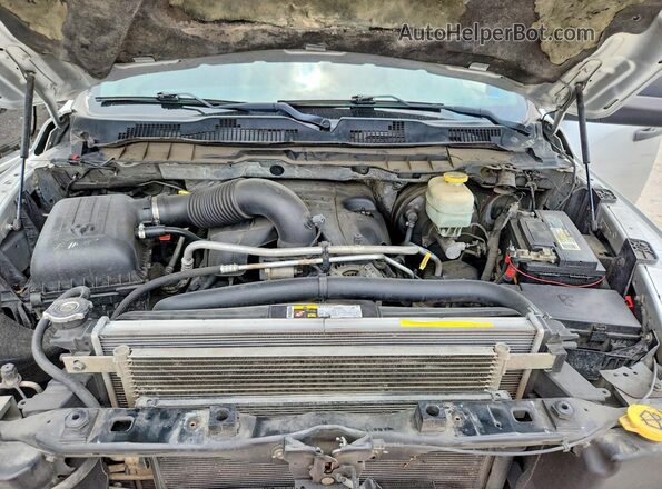 3C6TR5HT6JG242181 2018 RAM 2500 Silver Սալոնի հետևի տեսք