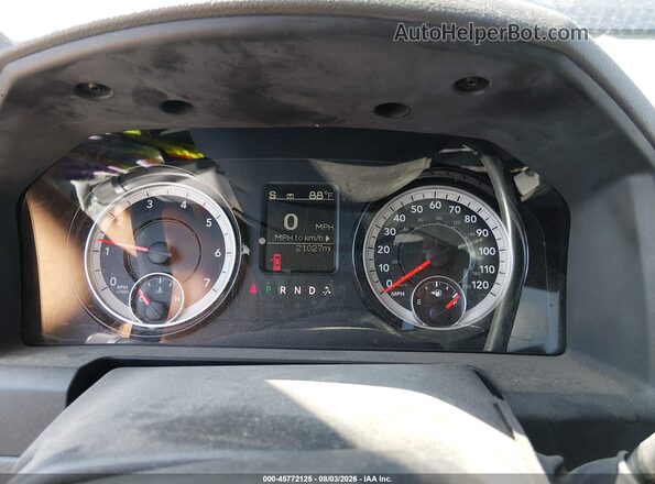 3C6TR5HTXJG343658 2018 RAM 2500 Green Vista de los asientos traseros