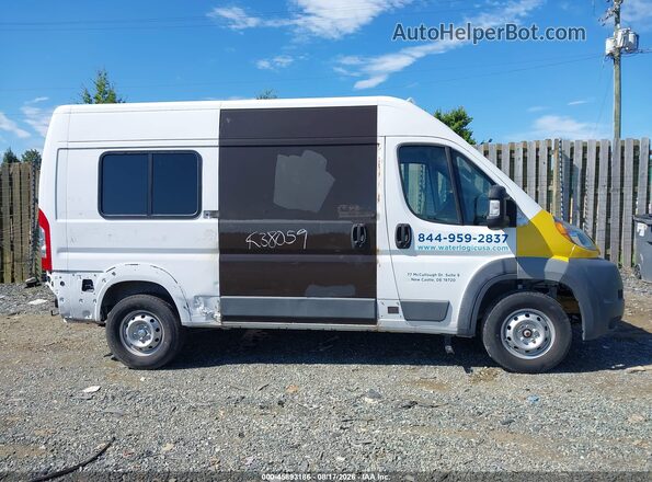3C6TRVCG6JE130874 2018 RAM PROMASTER 2500 Белый Вид задней части салона