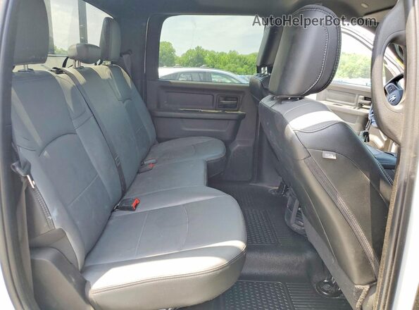 3C6UR4HJ3RG249243 2024 RAM 2500 White Rear seats view
