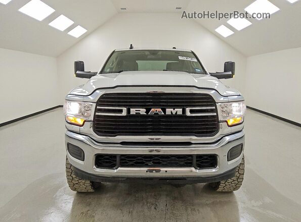 3C6UR5CJ2KG512700 2019 RAM 2500 White წინა ხედი