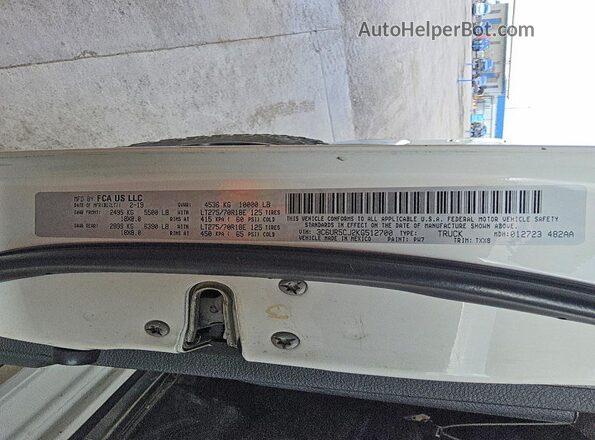 3C6UR5CJ2KG512700 2019 RAM 2500 White ძრავის განყოფილების ხედი