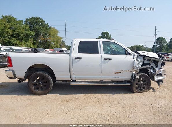 3C6UR5CJ2LG250646 2020 RAM 2500 White Rear interior view